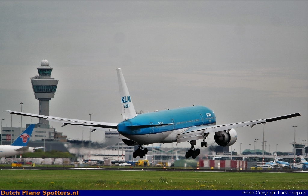 PH-BQN Boeing 777-200 KLM Asia by Lars Pepping