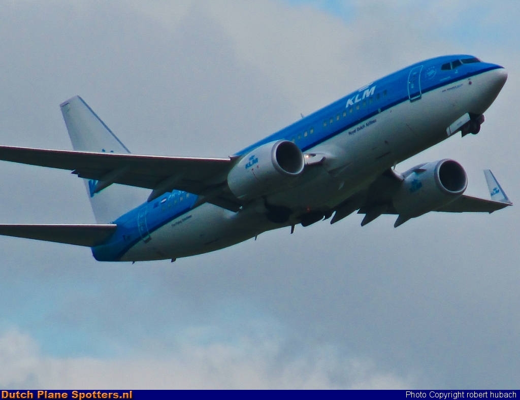 PH-BGM Boeing 737-700 KLM Royal Dutch Airlines by Robert hubach