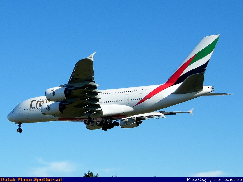 A6-EDJ Airbus A380-800 Emirates by Jos Leendertse