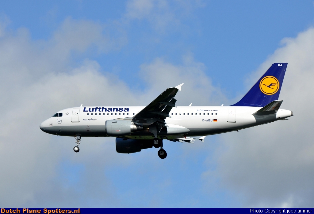 D-AIBJ Airbus A319 Lufthansa by joop timmer