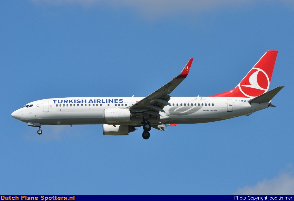 TC-JFD Boeing 737-800 Turkish Airlines by joop timmer