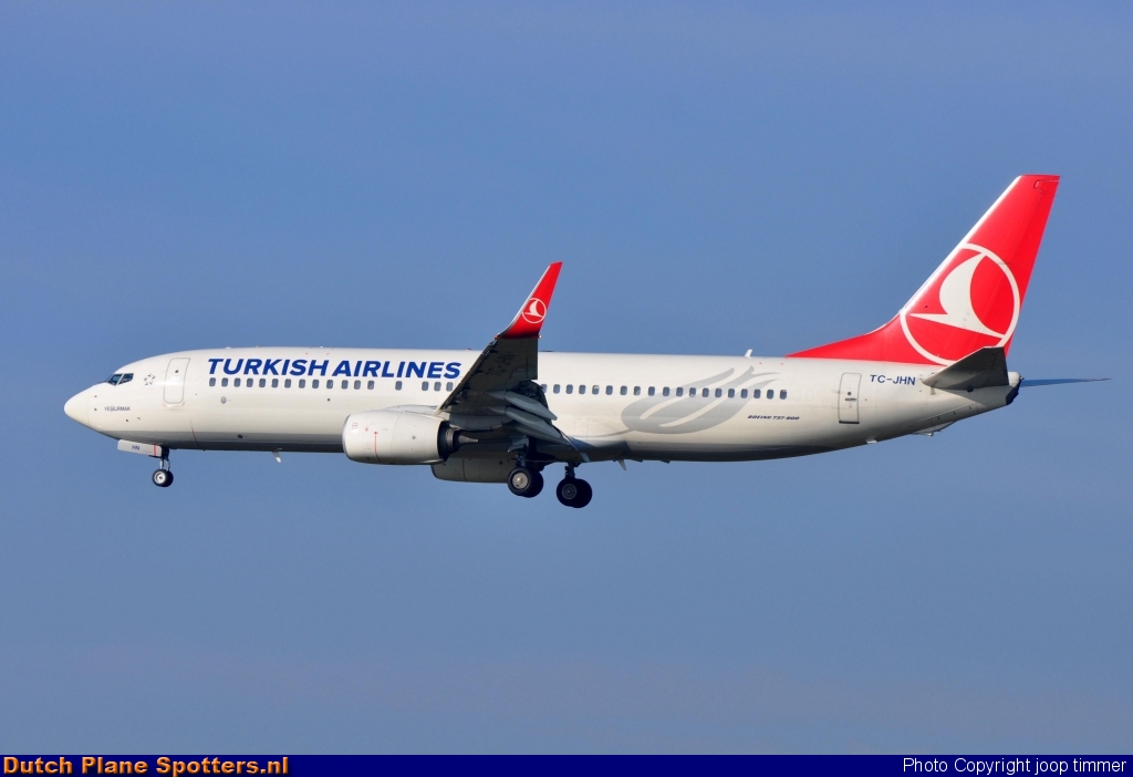 TC-JHN Boeing 737-800 Turkish Airlines by joop timmer