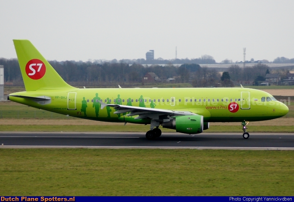 VP-BHJ Airbus A319 S7 Siberia Airlines by Yannickvdben