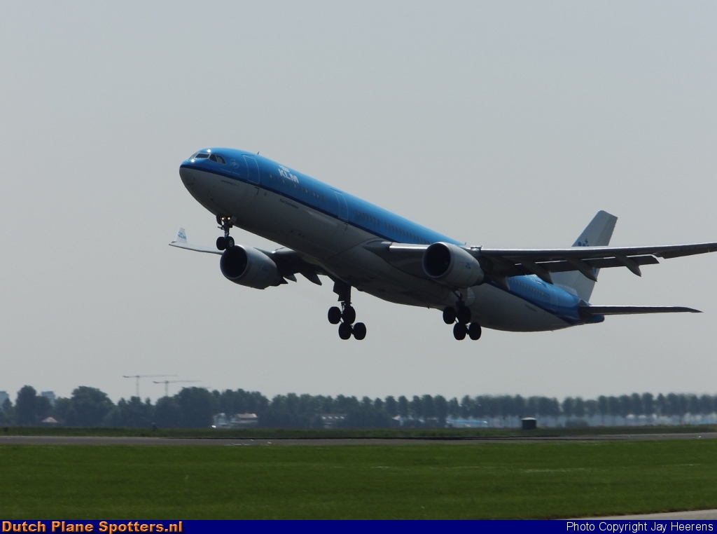 PH-AKA Airbus A330-300 KLM Royal Dutch Airlines by Jay Heerens