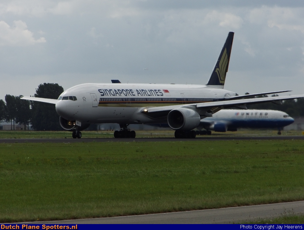 9V-SVJ Boeing 777-200 Singapore Airlines by Jay Heerens