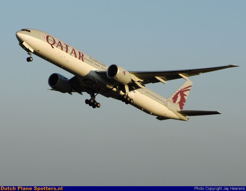A7-BAV Boeing 777-300 Qatar Airways by Jay Heerens