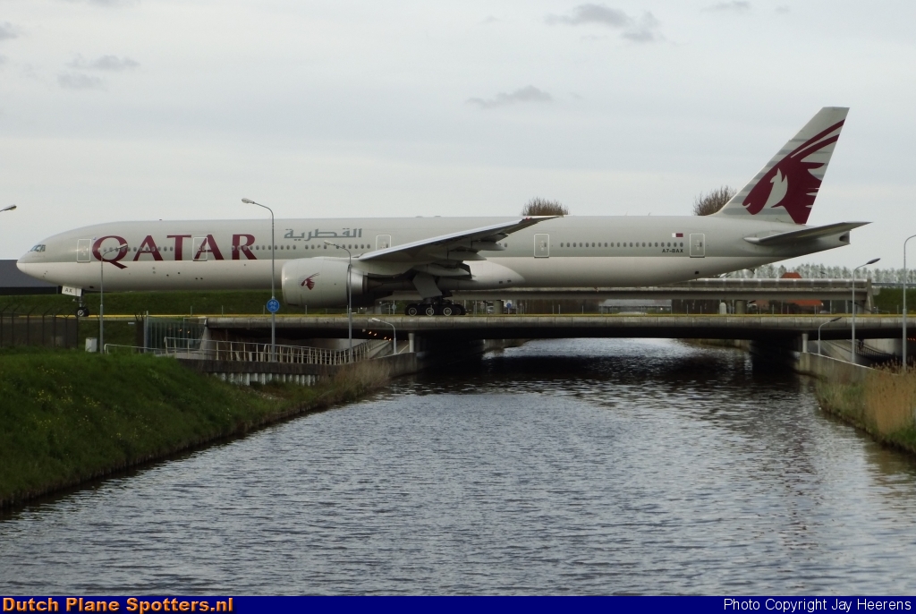 A7-BAX Boeing 777-300 Qatar Airways by Jay Heerens