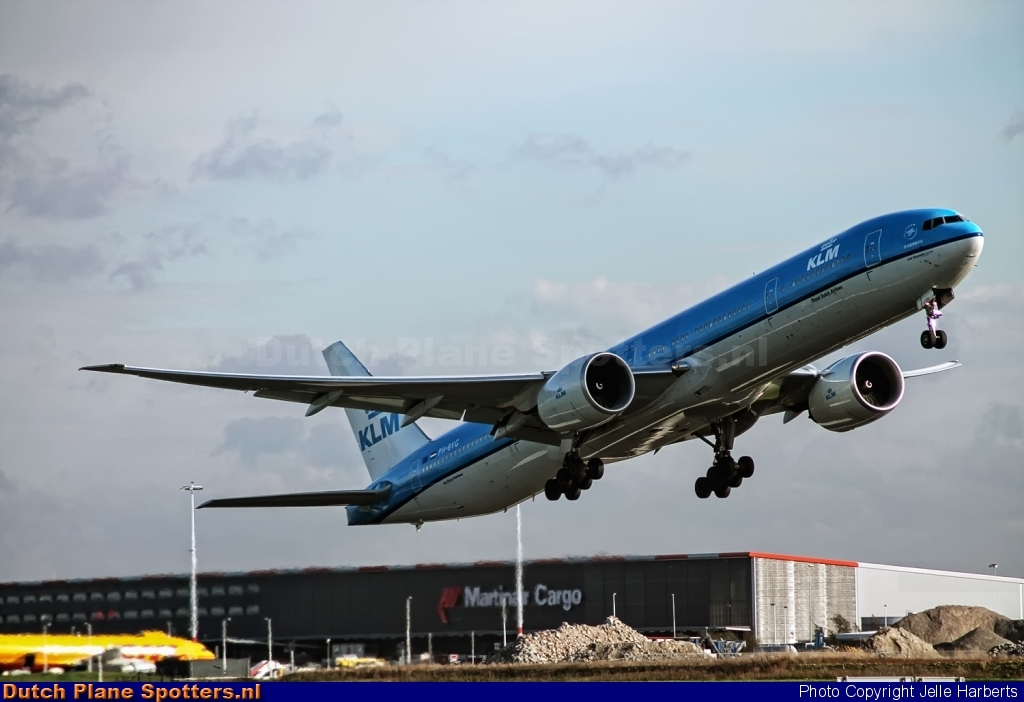 PH-BVG Boeing 777-300 KLM Royal Dutch Airlines by Jelle Harberts
