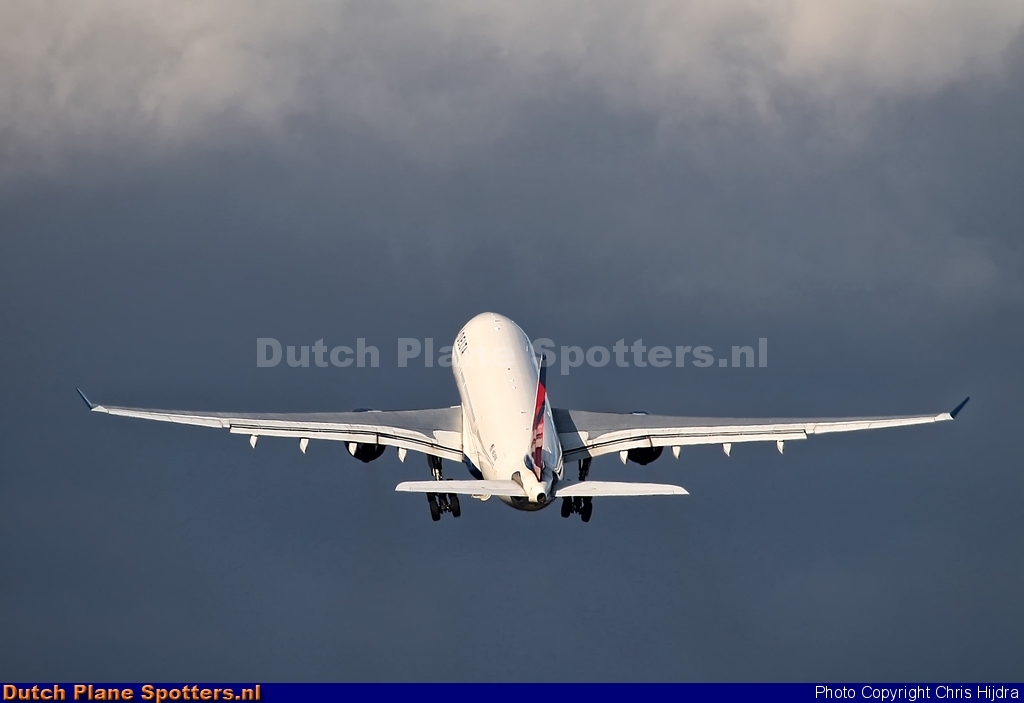 N801NW Airbus A330-300 Delta Airlines by Chris Hijdra