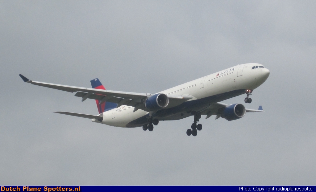  Airbus A330-300 Delta Airlines by radioplanespotter