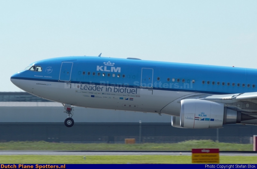 PH-AON Airbus A330-200 KLM Royal Dutch Airlines by Stefan Blok