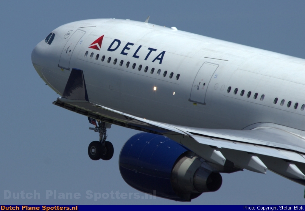 N815NW Airbus A330-300 Delta Airlines by Stefan Blok
