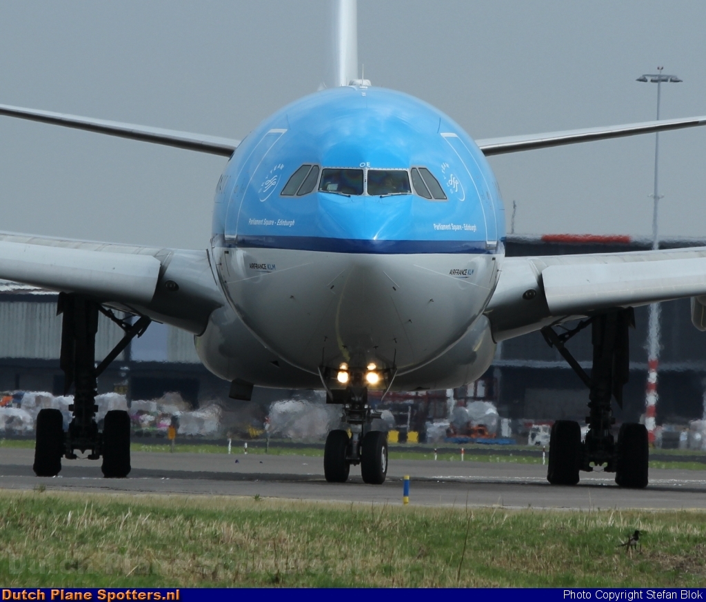 PH-AOE Airbus A330-200 KLM Royal Dutch Airlines by Stefan Blok