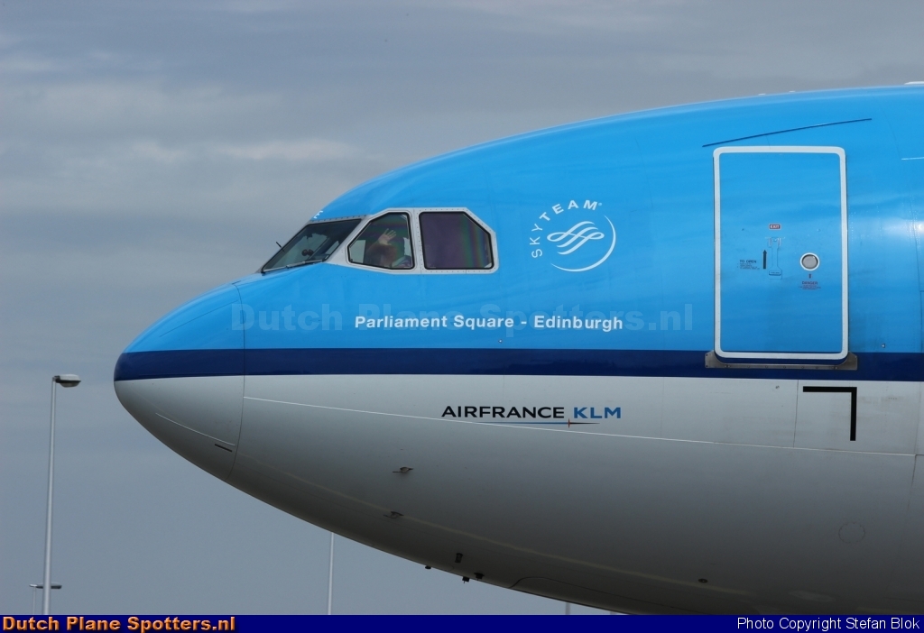 PH-AOE Airbus A330-200 KLM Royal Dutch Airlines by Stefan Blok