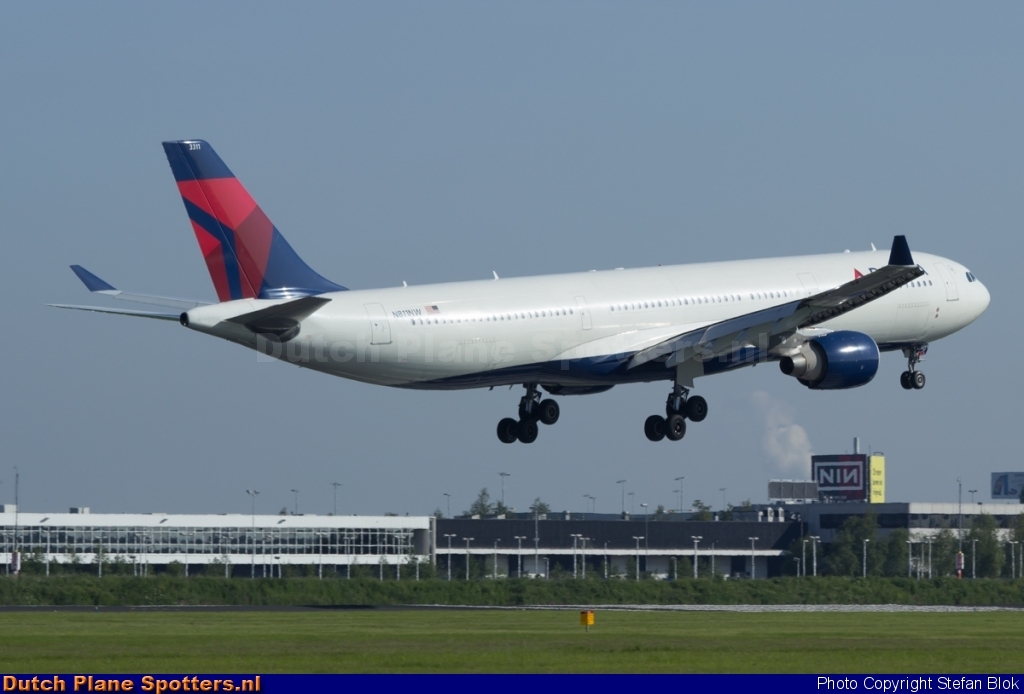 N811NW Airbus A330-300 Delta Airlines by Stefan Blok