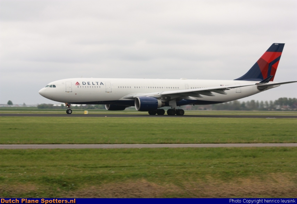 N854NW Airbus A330-200 Delta Airlines by Rick Schönhage