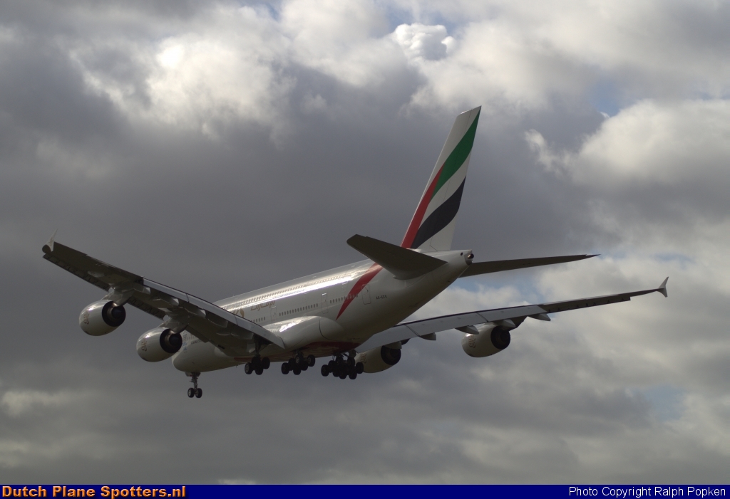 A6-EES Airbus A380-800 Emirates by Ralph Popken