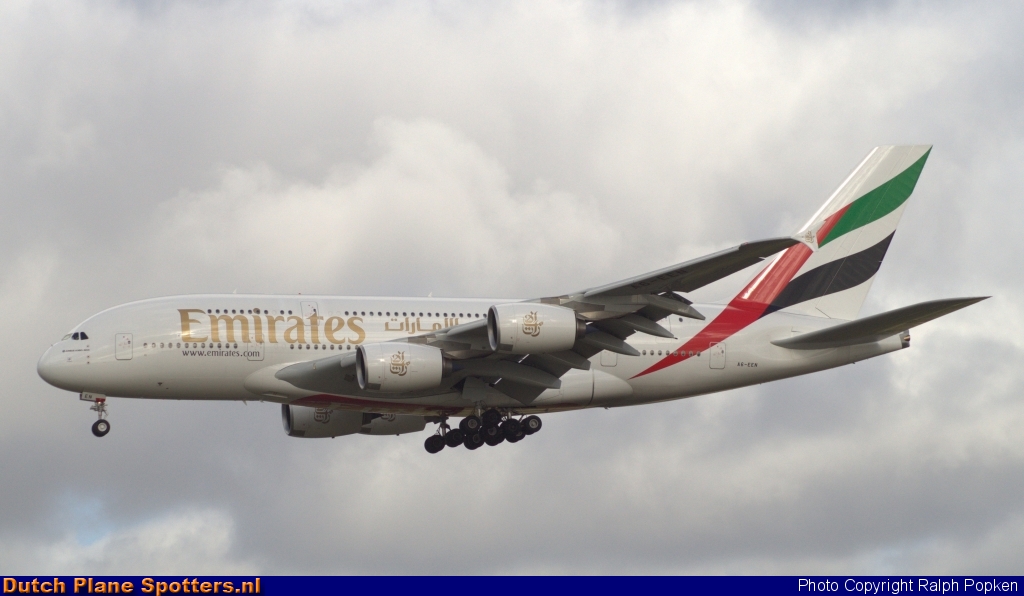 A6-EEN Airbus A380-800 Emirates by Ralph Popken