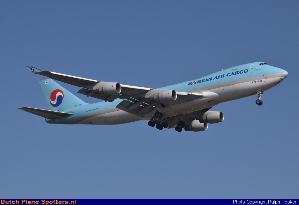 HL7499 Boeing 747-400 Korean Air by Ralph Popken