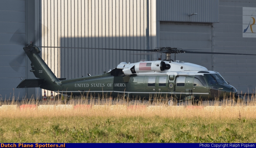 163262 Sikorsky VH-60N White Hawk MIL - US Marine Corps by Ralph Popken