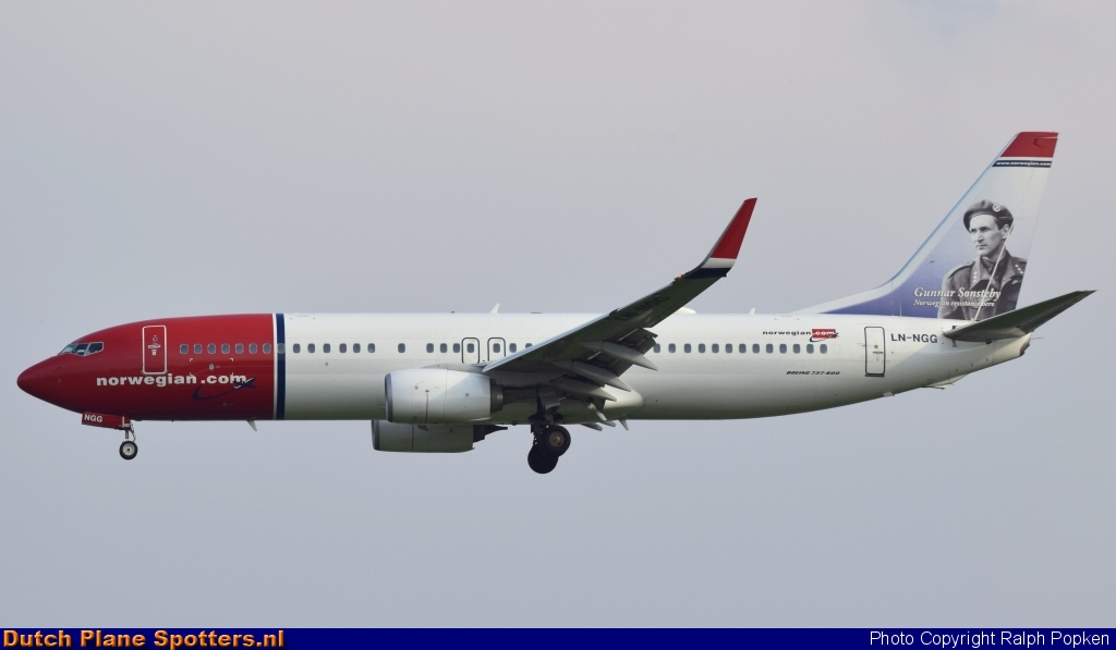 LN-NGG Boeing 737-800 Norwegian Air Shuttle by Ralph Popken