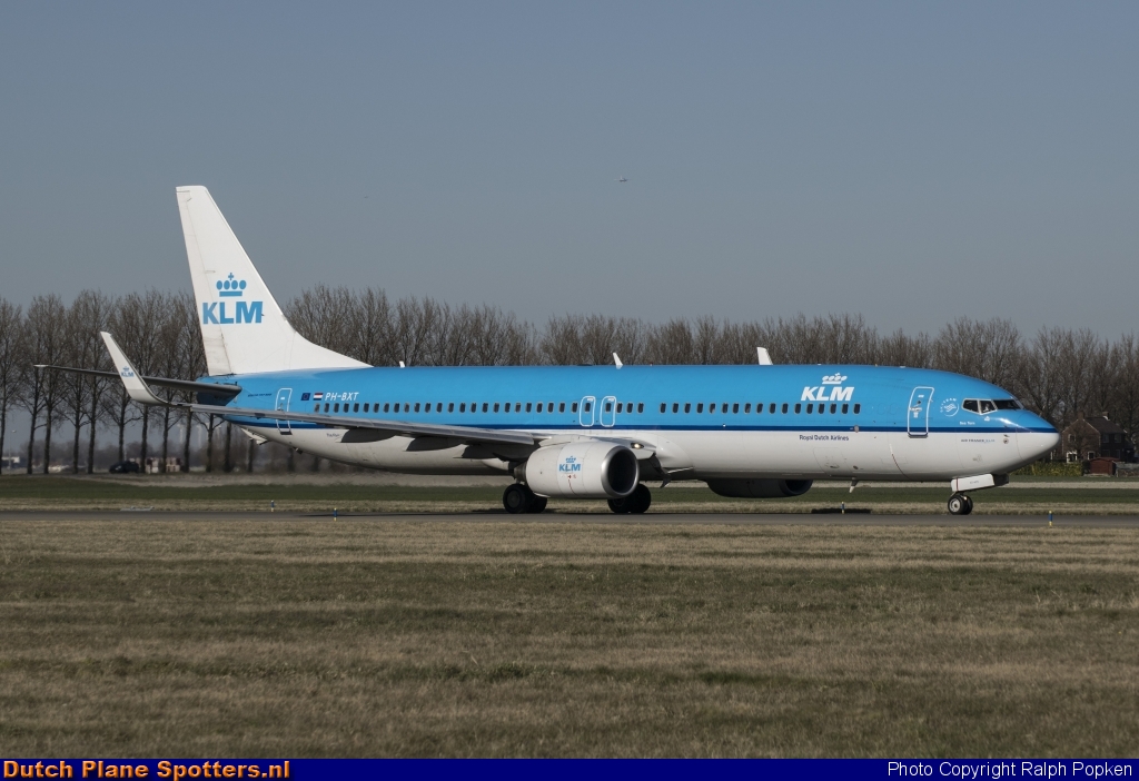 PH-BXT Boeing 737-900 KLM Royal Dutch Airlines by Ralph Popken