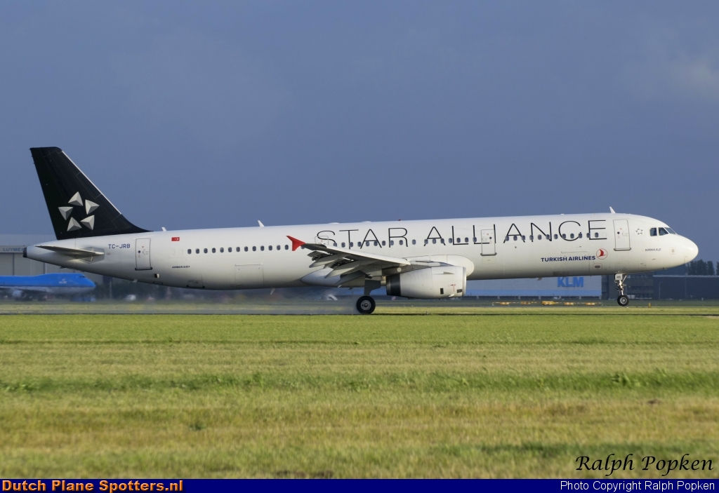 TC-JRB Airbus A321 Turkish Airlines by Ralph Popken