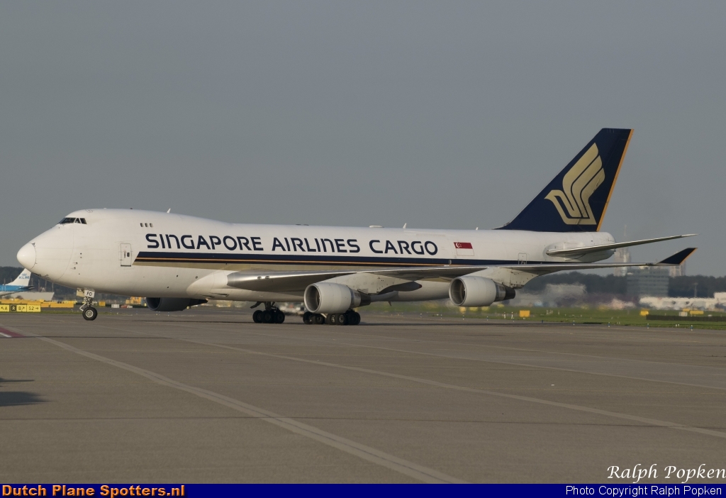 9V-SFO Boeing 747-400 Singapore Airlines Cargo by Ralph Popken