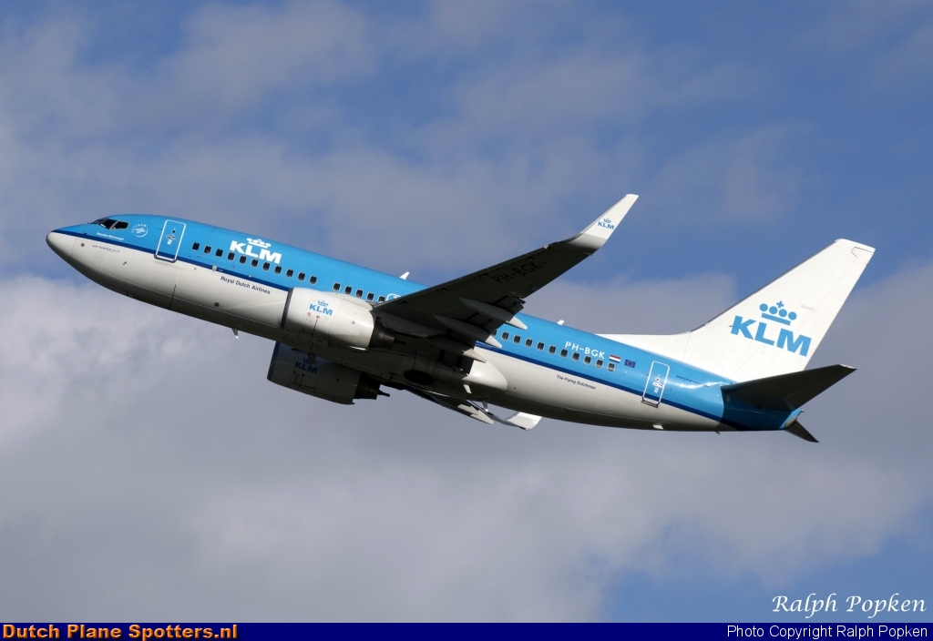PH-BGK Boeing 737-700 KLM Royal Dutch Airlines by Ralph Popken