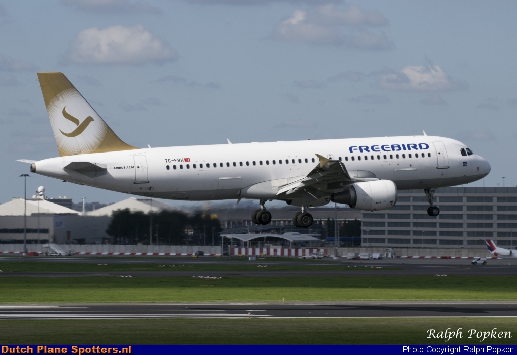 TC-FBH Airbus A320 Freebird Airlines by Ralph Popken