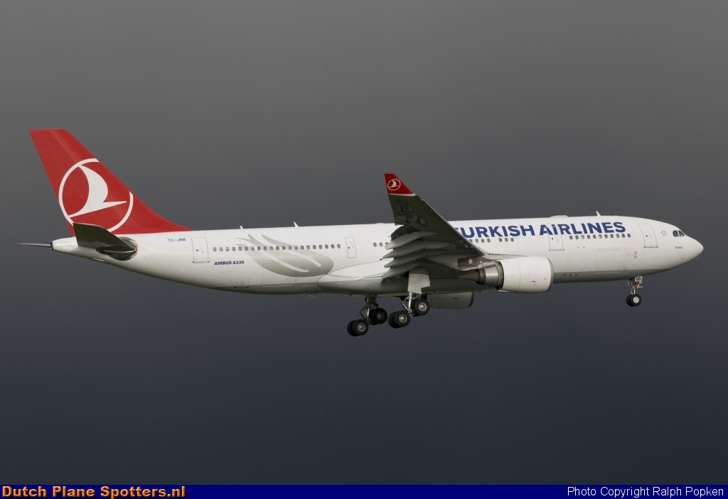 TC-JNB Airbus A330-200 Turkish Airlines by Ralph Popken