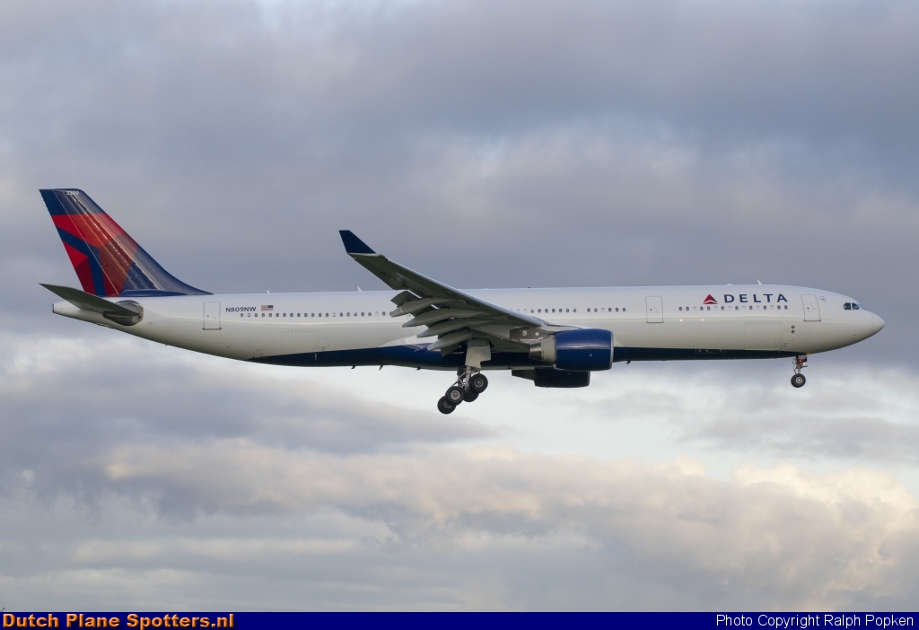N809NW Airbus A330-300 Delta Airlines by Ralph Popken