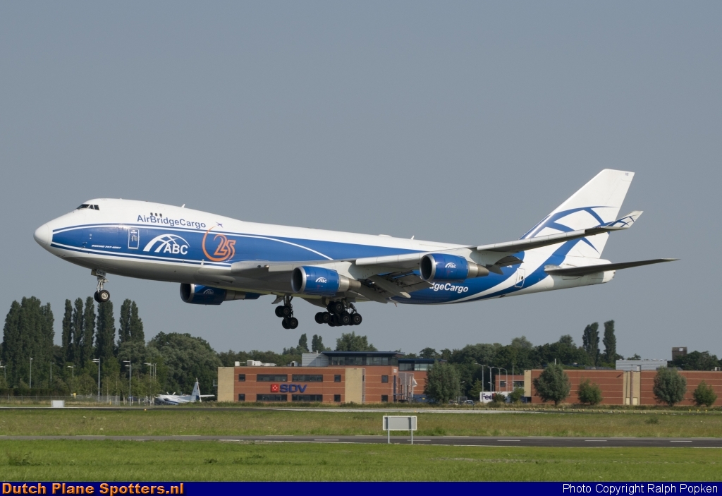 VQ-BHE Boeing 747-400 AirBridgeCargo by Ralph Popken