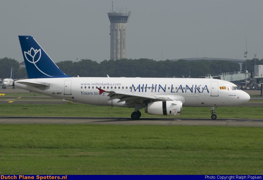 4R-MRF Airbus A319 Mihin Lanka by Ralph Popken