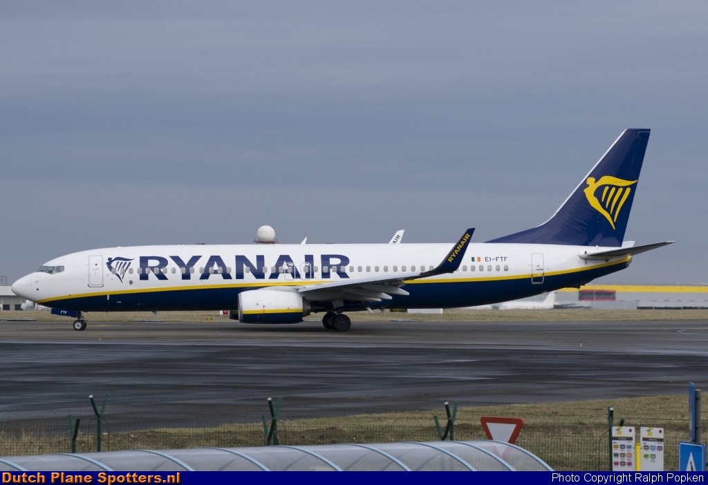 EI-FTF Boeing 737-800 Ryanair by Ralph Popken