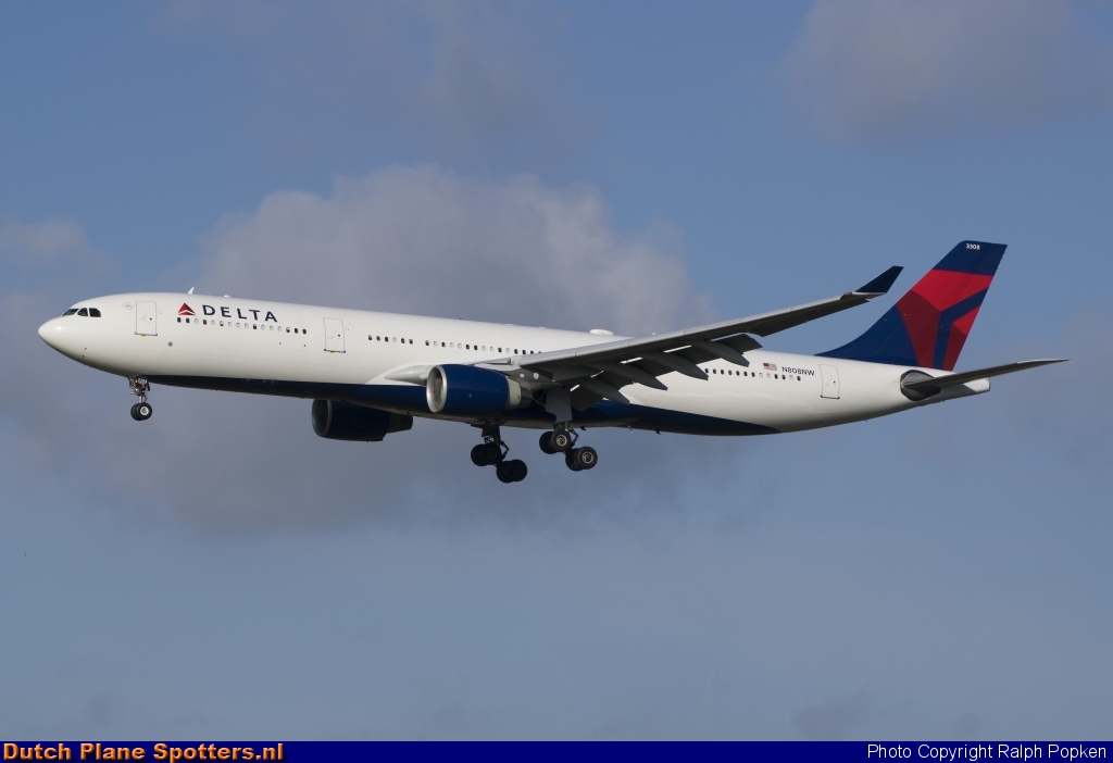 N808NW Airbus A330-300 Delta Airlines by Ralph Popken