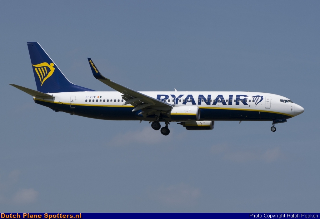 EI-FTV Boeing 737-800 Ryanair by Ralph Popken