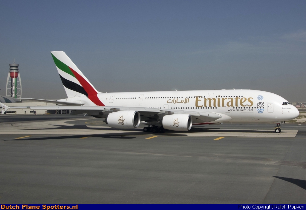 A6-EOY Airbus A380-800 Emirates by Ralph Popken