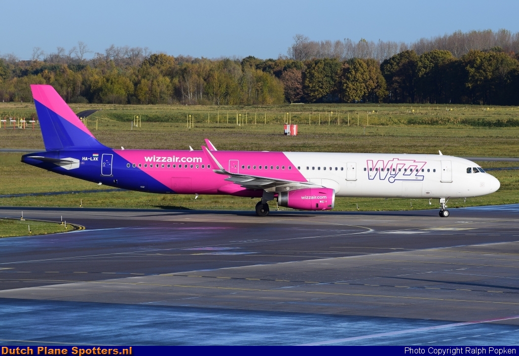 HA-LXK Airbus A321 Wizz Air by Ralph Popken