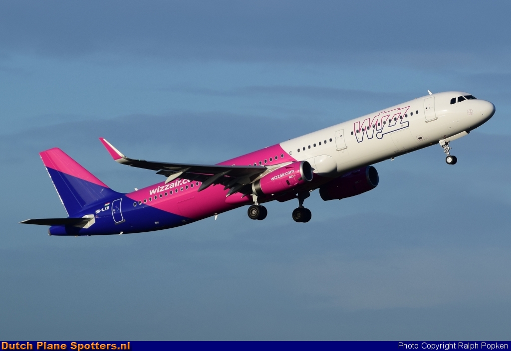 HA-LXW Airbus A321 Wizz Air by Ralph Popken