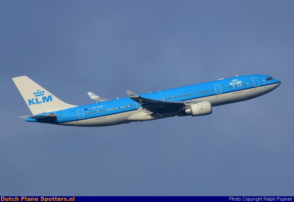PH-AOM Airbus A330-200 KLM Royal Dutch Airlines by Ralph Popken