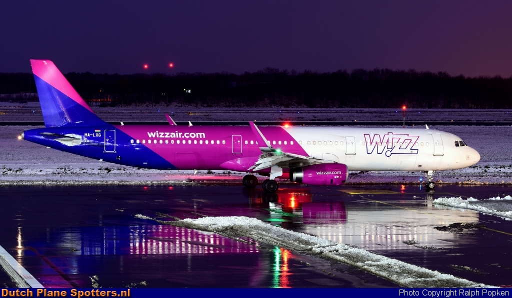 HA-LXG Airbus A321 Wizz Air by Ralph Popken