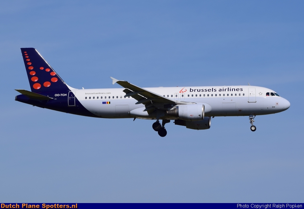 OO-TCH Airbus A320 Brussels Airlines by Ralph Popken