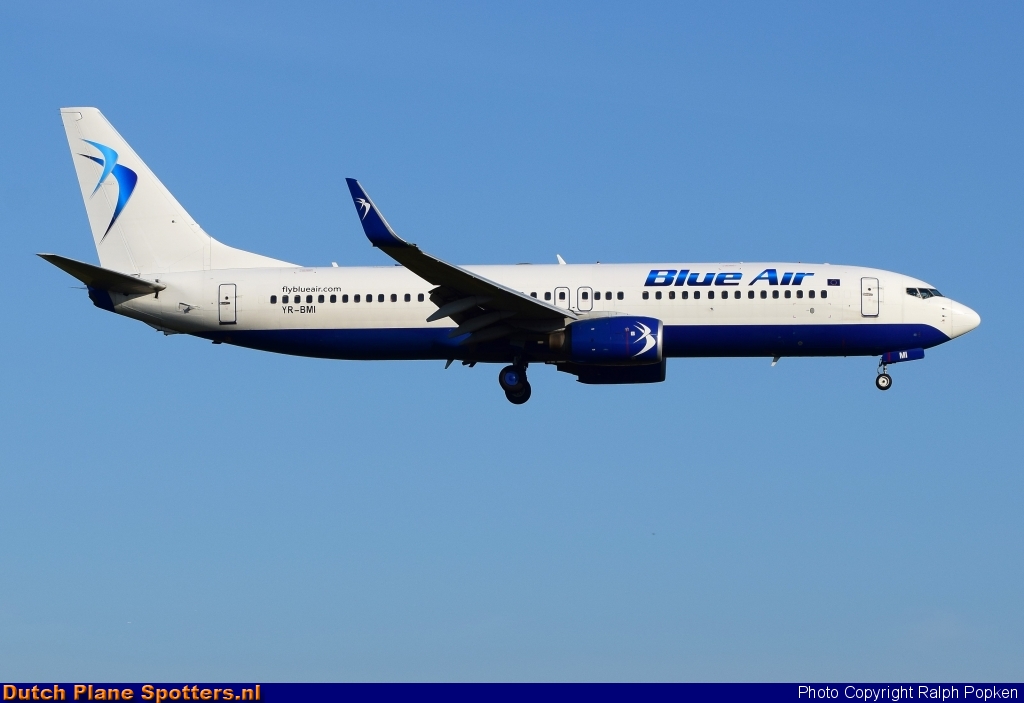 YR-BMI Boeing 737-800 Blue Air by Ralph Popken