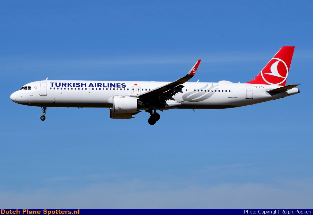 TC-LSA Airbus A321neo Turkish Airlines by Ralph Popken