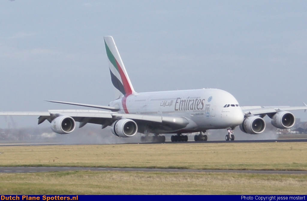 A6-EED Airbus A380-800 Emirates by jesse mostert