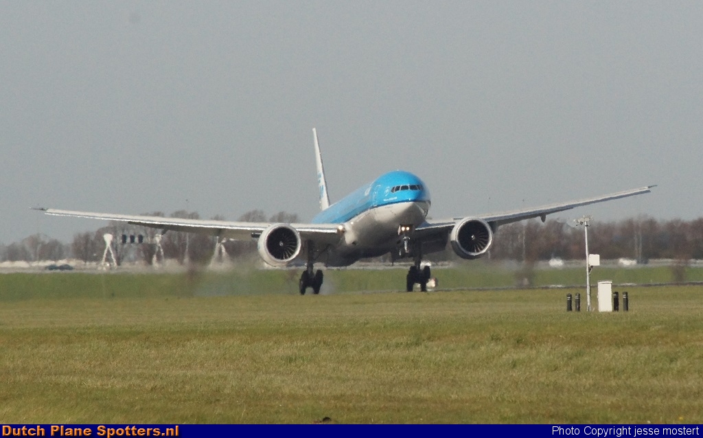 PH-BVK Boeing 777-300 KLM Royal Dutch Airlines by jesse mostert