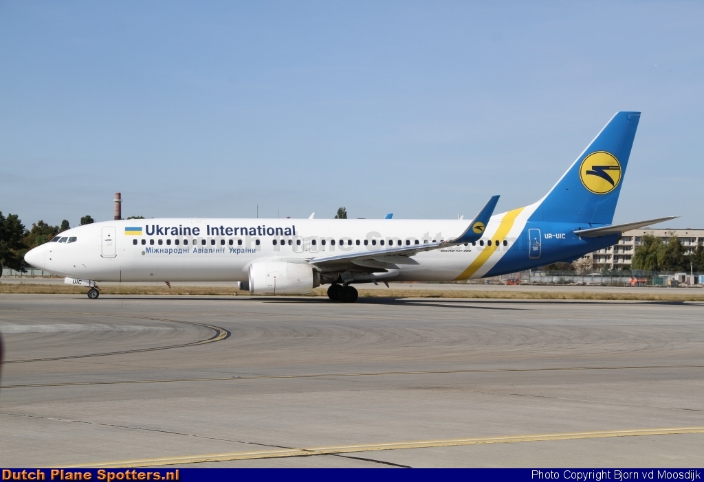 UR-UIC Boeing 737-800 Ukraine International Airlines by Bjorn vd Moosdijk