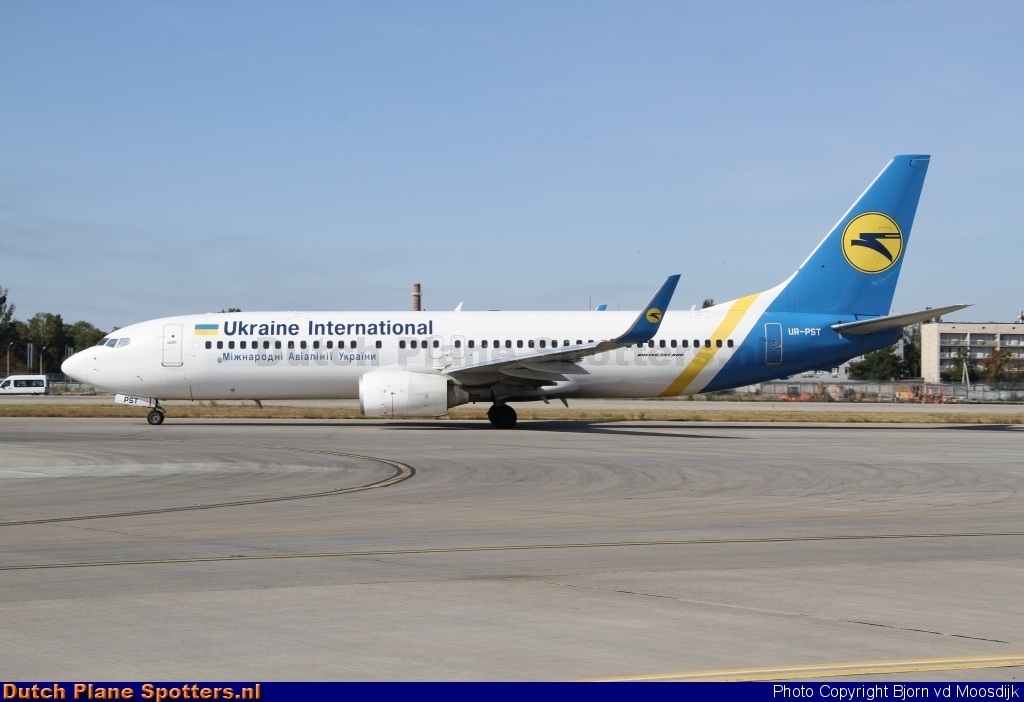 UR-PST Boeing 737-800 Ukraine International Airlines by Bjorn vd Moosdijk