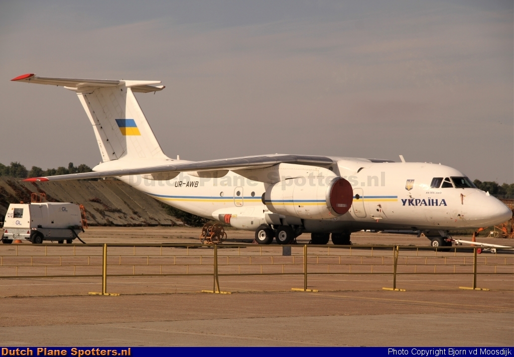 UR-AWB Antanov An-74 Ukraine - Government by Bjorn vd Moosdijk